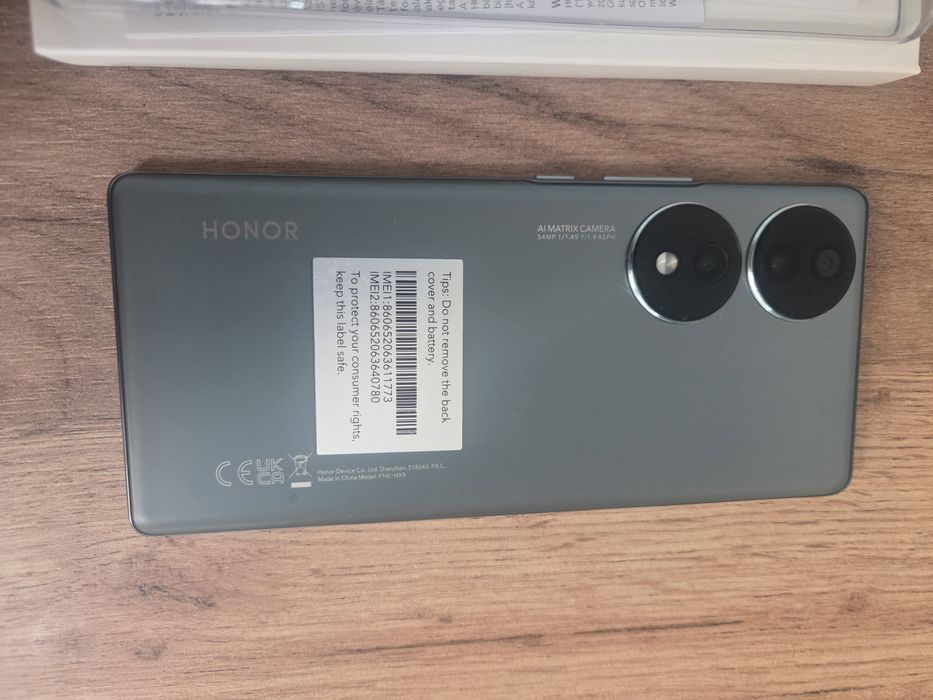 Honor 70 telefon w bdb stanie