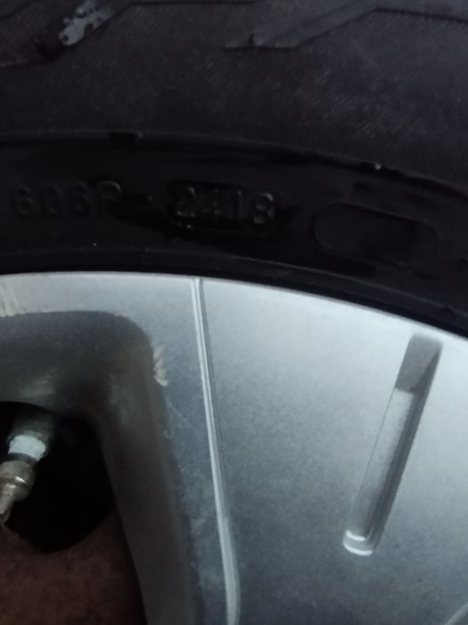 Продам зимню ризику nokian 195/65/15