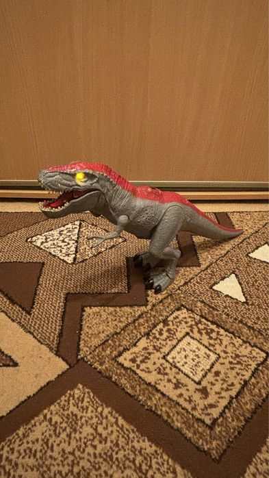 Динозавр пластик