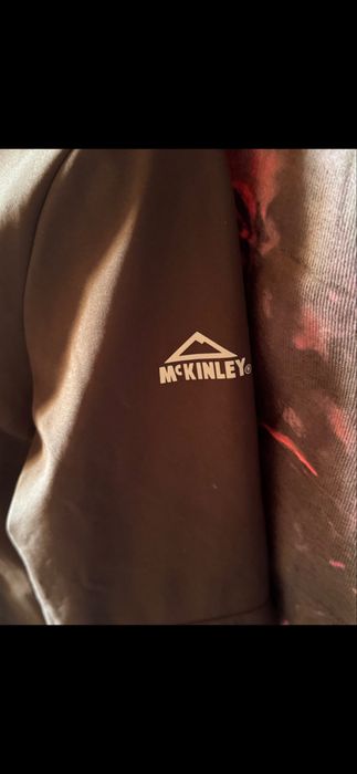 жіноча куртка softshell від бренду McKinley.