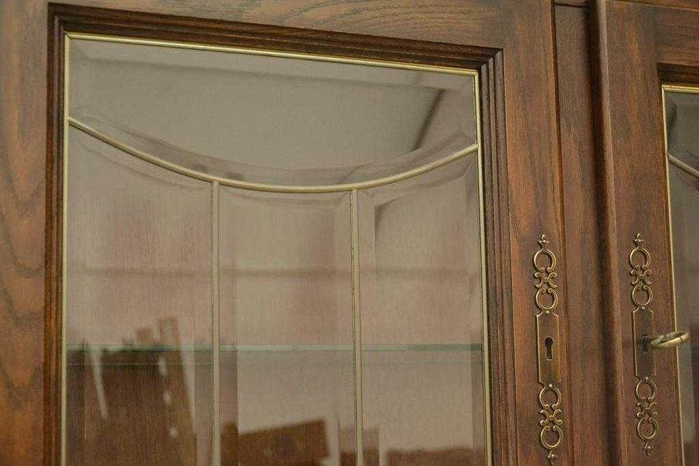 stylowy dębowy kredens witryna