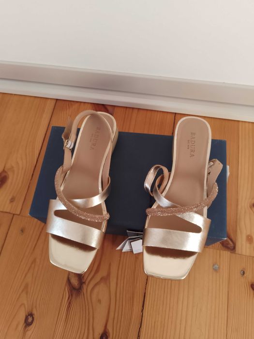 nowe skórzane złote sandałki firmy Badura r 38