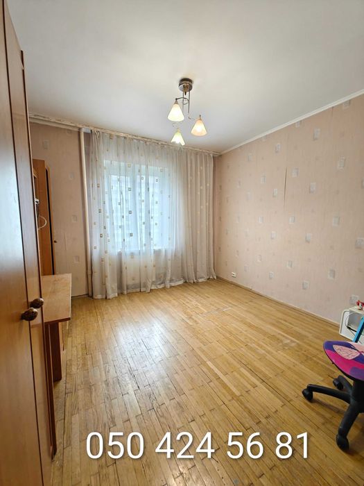 Продаж 3к квартири Григоренка 11а Київ метро Позняки Дарницький