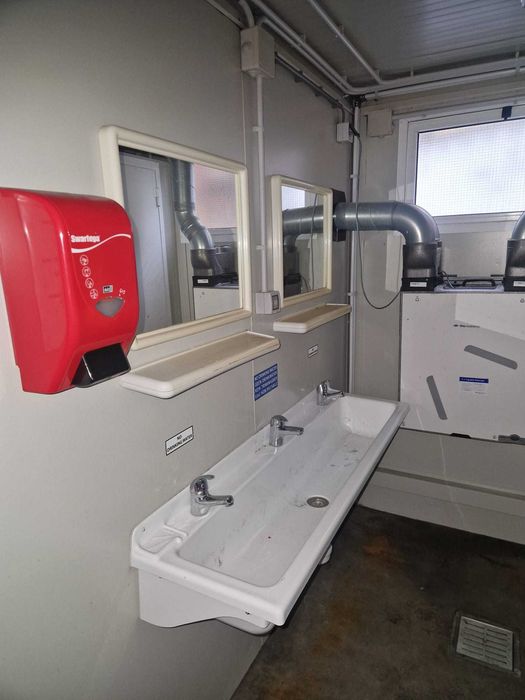 Kontenery zaplecze budowy socjalne sanitarne prysznice wc kuchnia