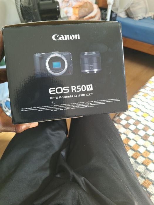 Câmara  CANON EOS R50 V
