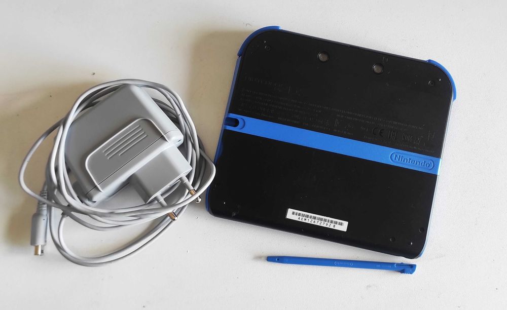 Nintendo 2DS Desbloqueada - Cartão 128 GB -