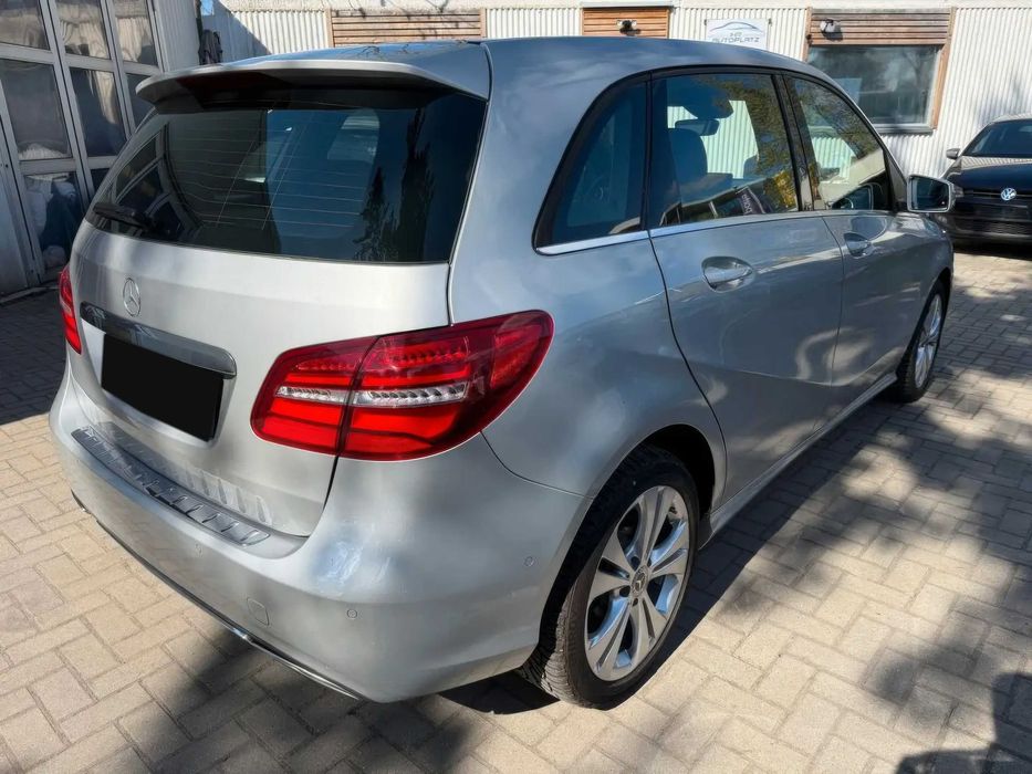 Mercedes-Benz B200      2018