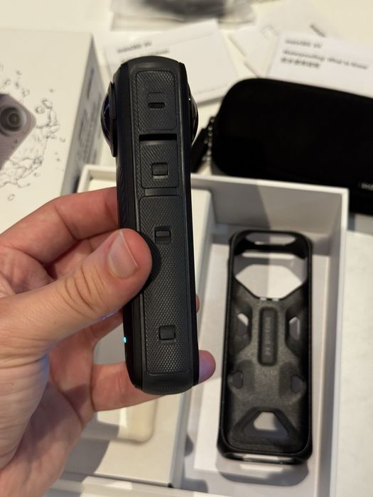 Insta 360 x4- com caixa e carregador e bolsa