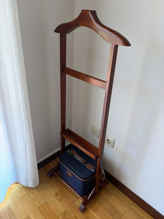Batedor de Roupa / Valet de Quarto em Madeira Maciça