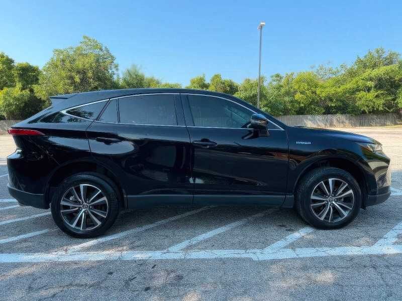 2021 Toyota Venza LE