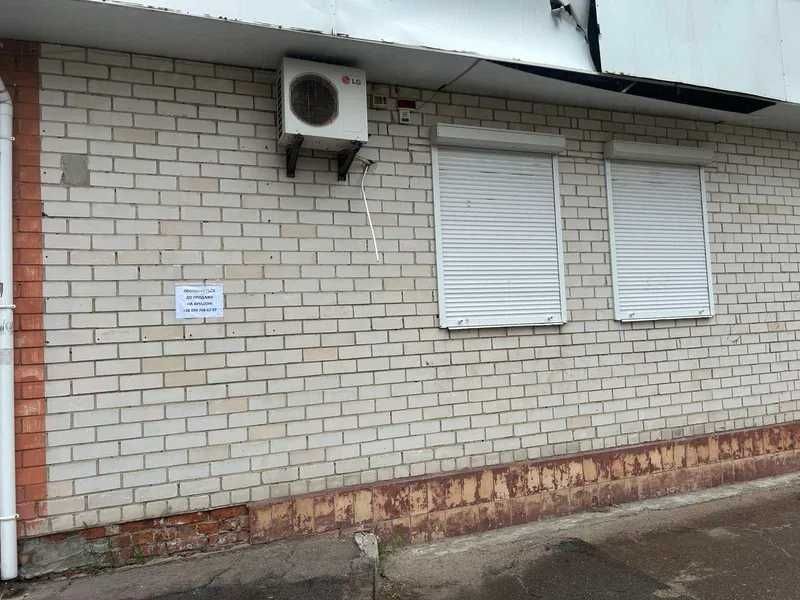 Продаж фасадного офісного приміщення 29.3 м² + земля в Чернігові (Проспект Миру, 253) - View 2