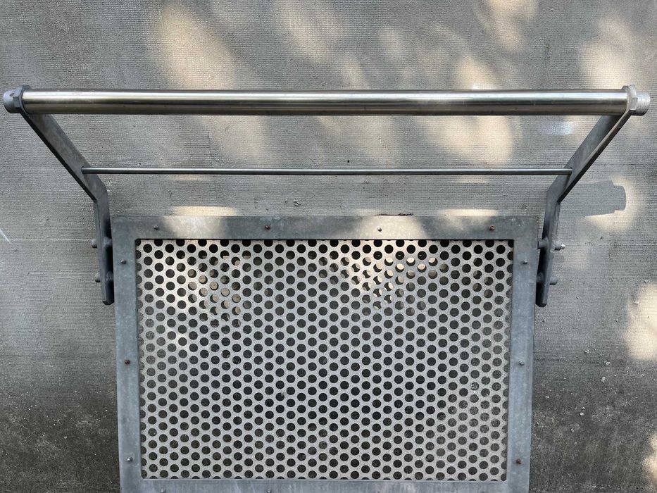 Barierka metalowa w ilości 12 metrów ocynk