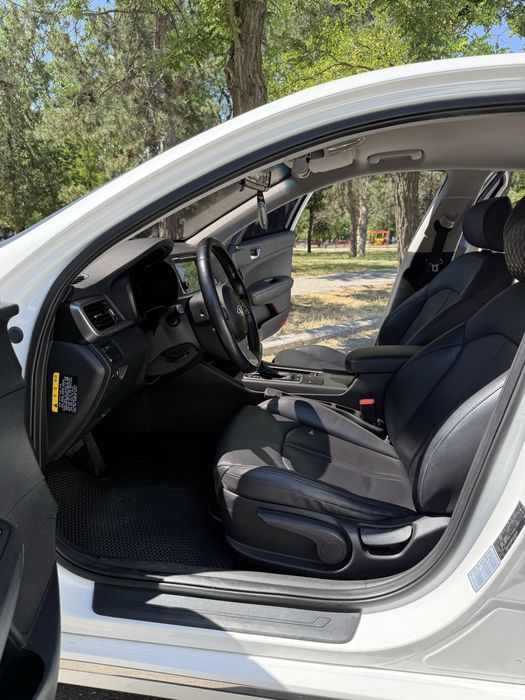 Продаю Kia k5 2.0 газ