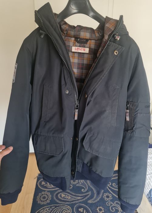 Levis Puffer Jacket - tamanho L