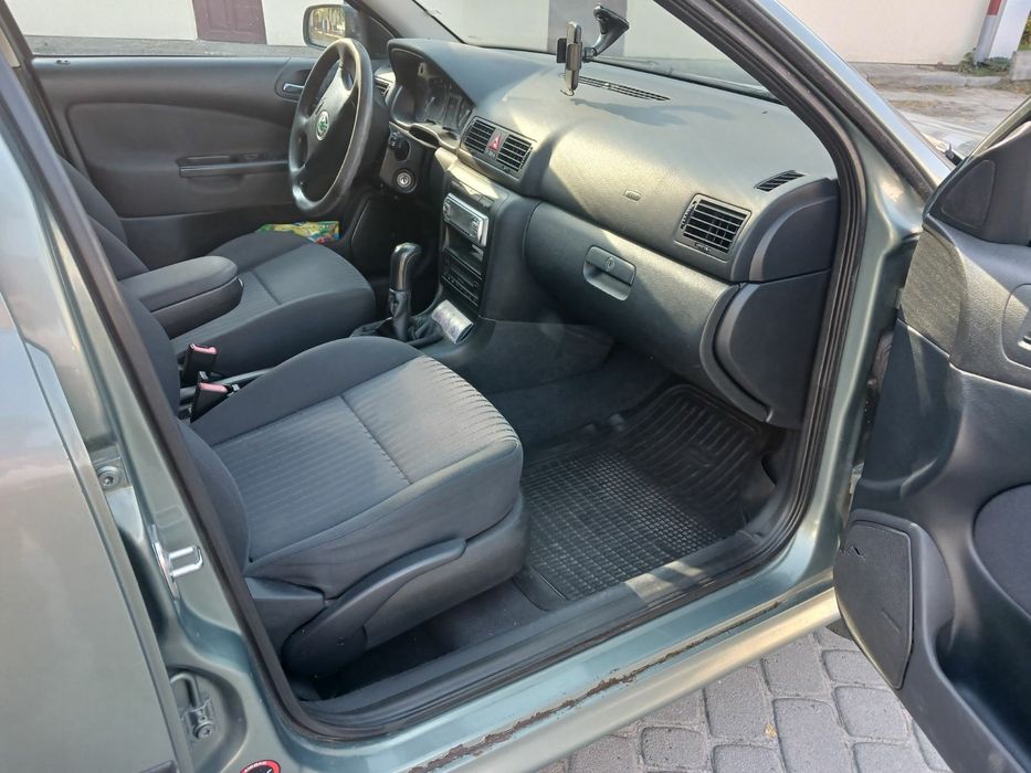 Skoda Octavia Tour 2.0i 2003