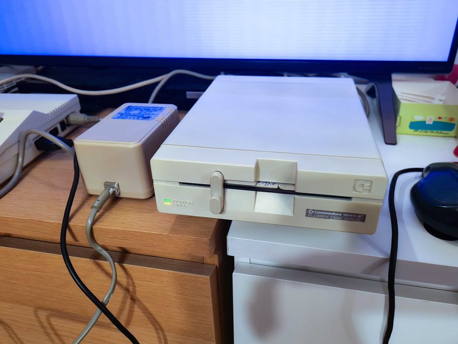 Stacja Commodore 1541 II dla C64 / C128 sprawna BOX