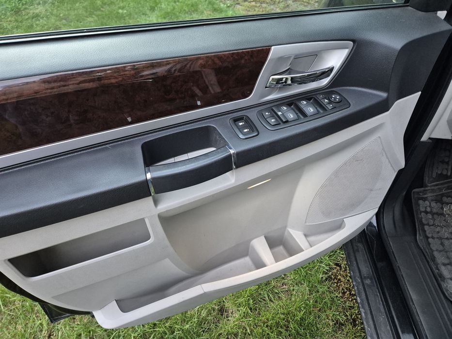Chrysler  Grand Voyager 2.8 CRD | 2010 | 7 MIEJSC | 278 000 KM