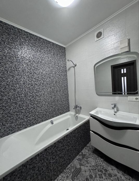 Продається 2-х кімнатна квартира на Каскаді