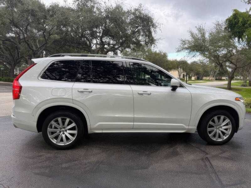 2018 Volvo XC90 T6 Momentum