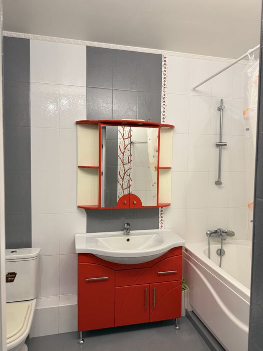 Продаж 2к квартири вул.Срібнокільська 1, ЖК Корона, 4 низький поверх. Позняки, Осокорки, Дарницький район