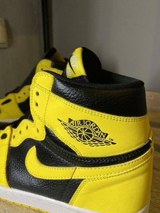 Jordan 1 (preto / amarelo)