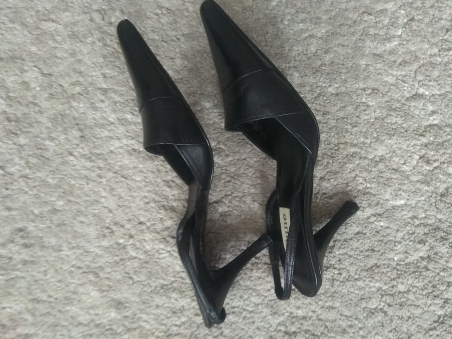 Eleganckie czarne szpilki