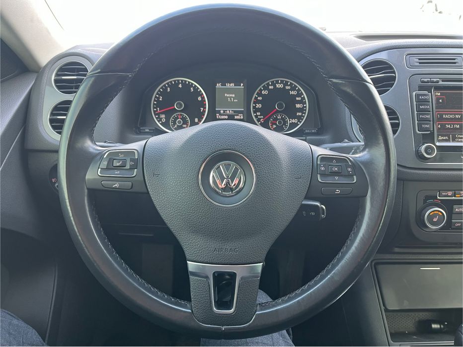 Volkswagen Tiguan офіційне авто 2.0 автомат 4х4