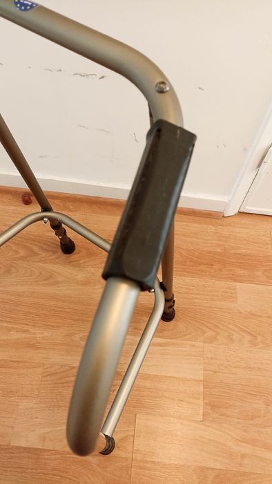 ANDARILHO PARA IDOSO EM BOM ESTADO