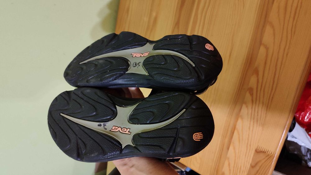 Босоножки, сандалии Teva Hurricane 38р. стелька 24,5 см.