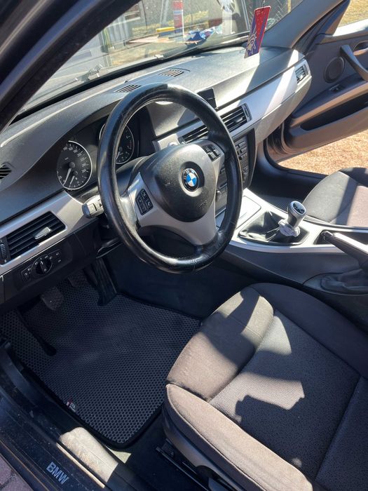 BMW E90 320i N46 2005 | Manual | 214 tys. km | Benzyna | Do poprawek