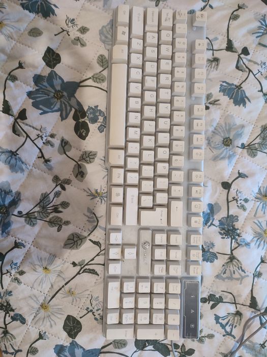 Teclado gaming branco – Excelente aspeto