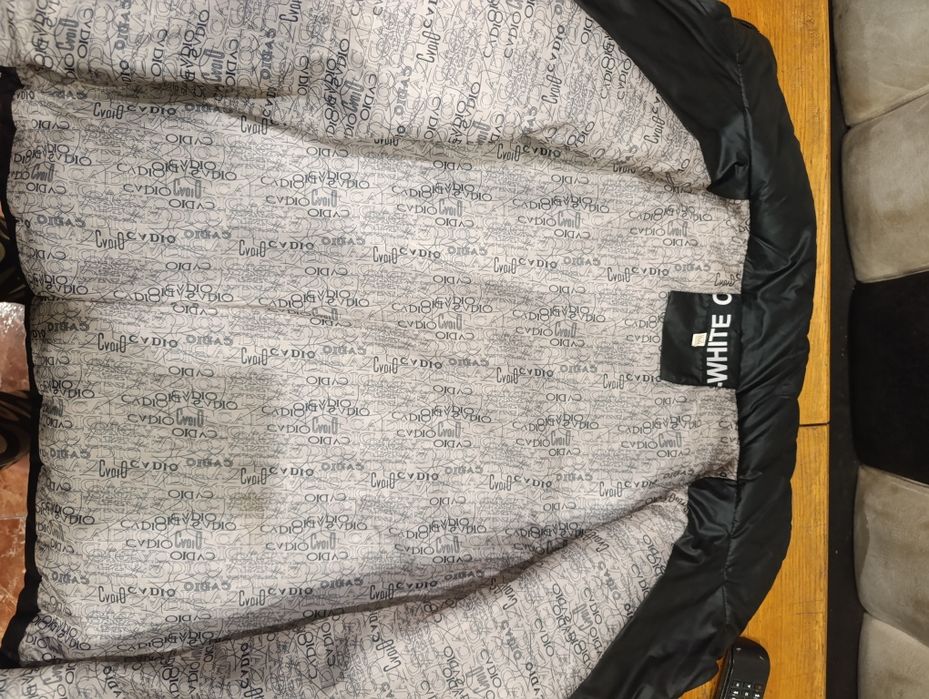 Курточка спортивная