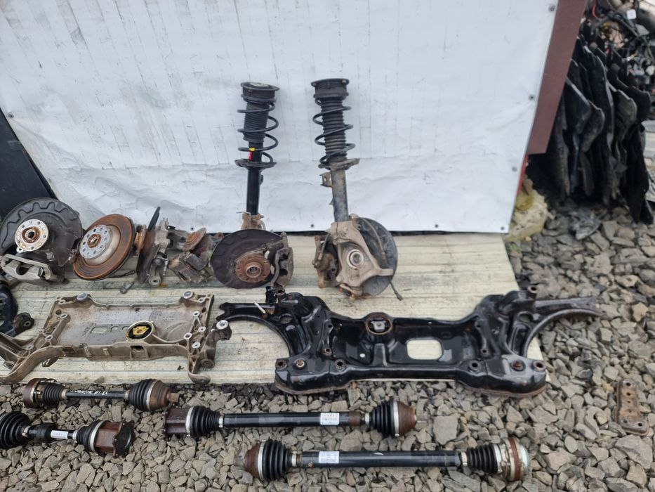 Поворотний кулак полуось VW Passat B8, Tiguan Пассат Golf 7 Octavia A7