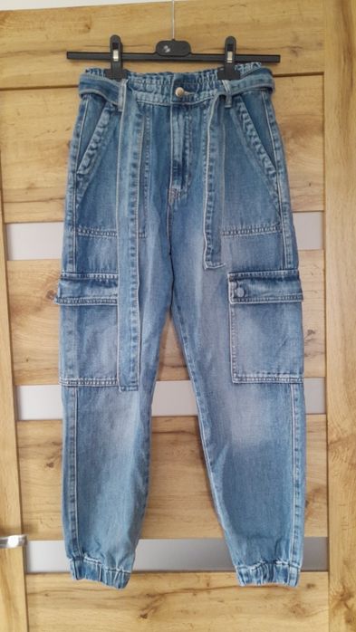 Jeansy z wysokim stanem