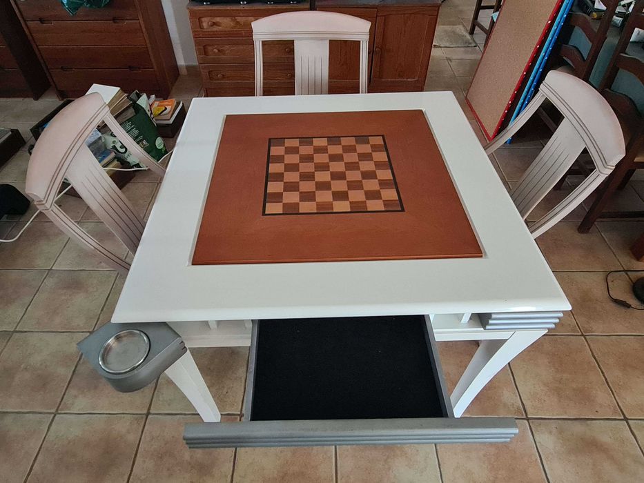 Mesa de jogo - Multijogos (Cartas, Poker, Xadrez e Damas)
