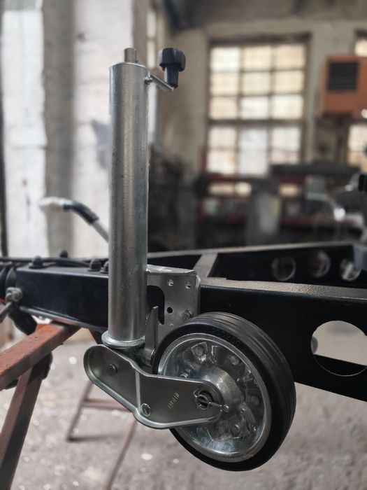 Опорне колесо, маневруюче колесо, опорна стійка, откатное колесо