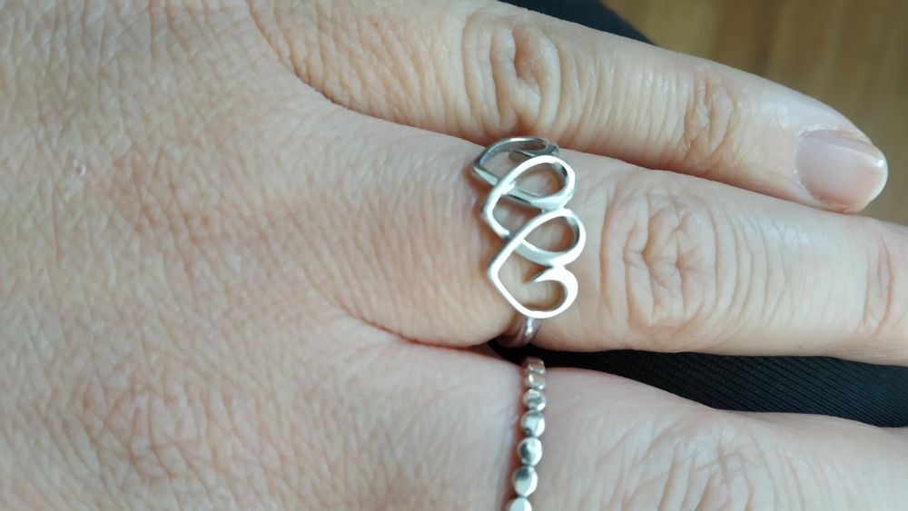 Anel Prata com corações