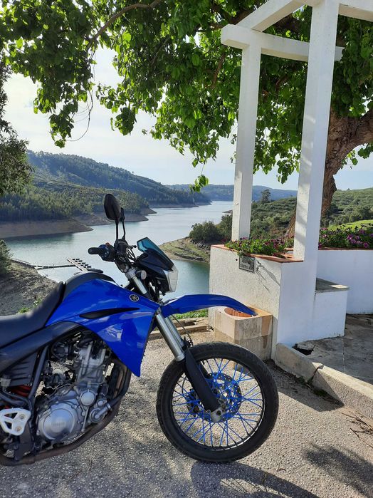 Yamaha XT 660R – Bom estado – Com escape desportivo e original