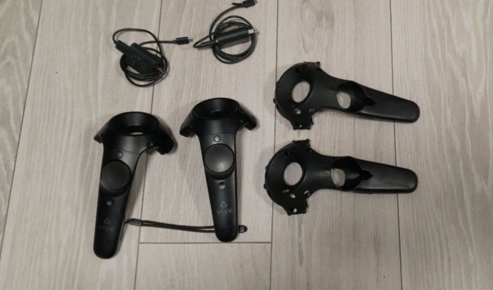 Контроллеры HTC VIVE + защитный чехол