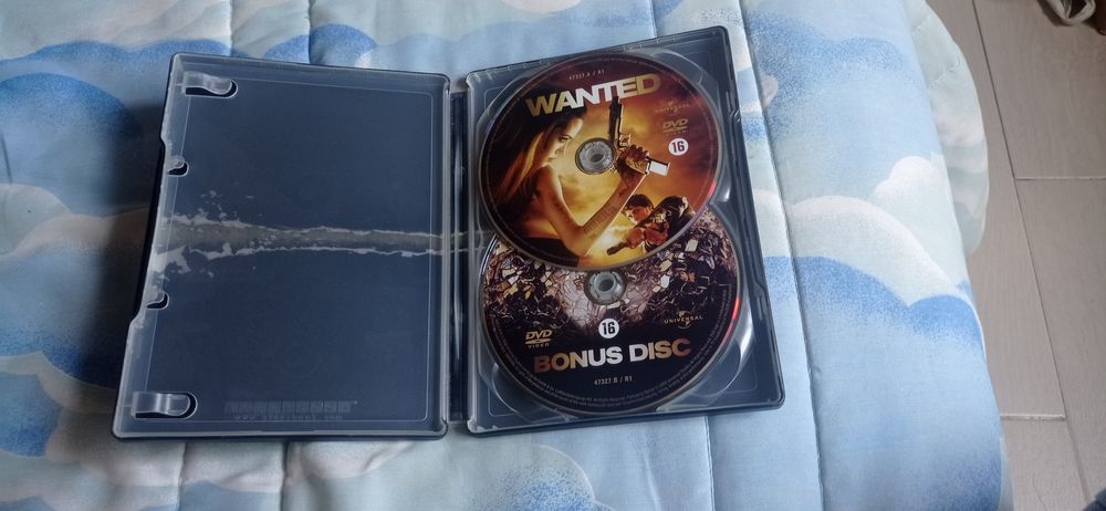 DVD Procurado metal box