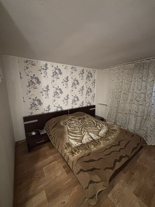 Продается хороший двухэтажный дом. Отличный район. Славянск.