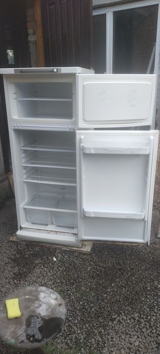 Продам холодильник індезит4500