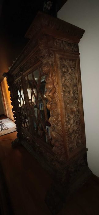 Biblioteca madeira maciça – finais séc. XIX / início séc. XX