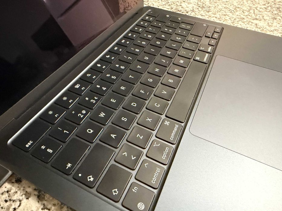 Macbook Air 13" (Azul / 8GB / 256GB) - Muito Estimado!