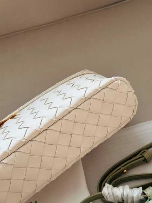 Torebka Bottega Veneta bangbang vanity damska torba, skóra 2356