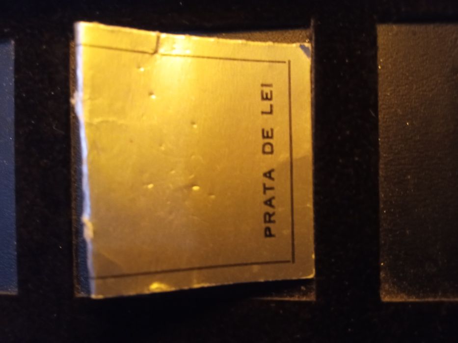 Lindíssimos anéis, brincos, alianças, pendentes etc.