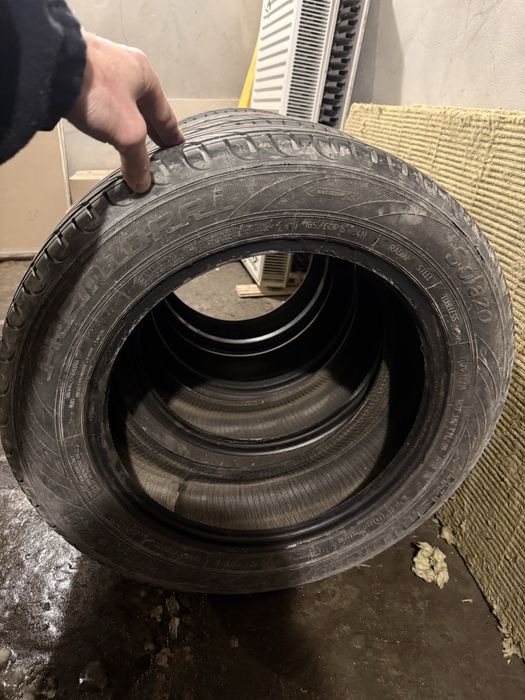 Комплект покришок