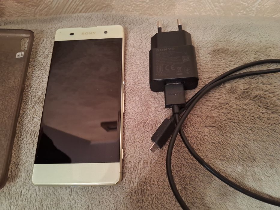 Смартфон Sony Xperia dual F3112 Gold 2 симки meizu m3s lg   LG
