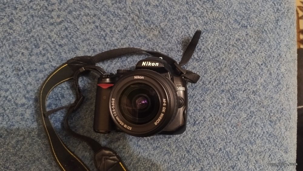 Фотоапарат Nikon D5000