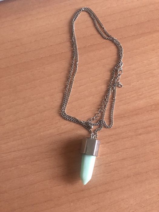 Colar/pêndulo com cristal